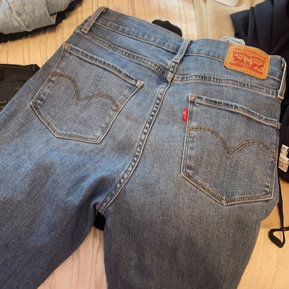 LEVI JEANS